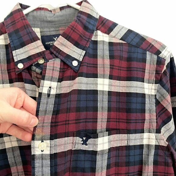AMERICAN EAGLE Mens Classic Fit Burgundy Red Navy Plaid Long Sleeve Button Down - Picture 7 of 13